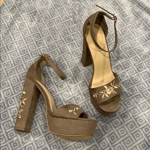 Brown/ tan heels with floral pattern!